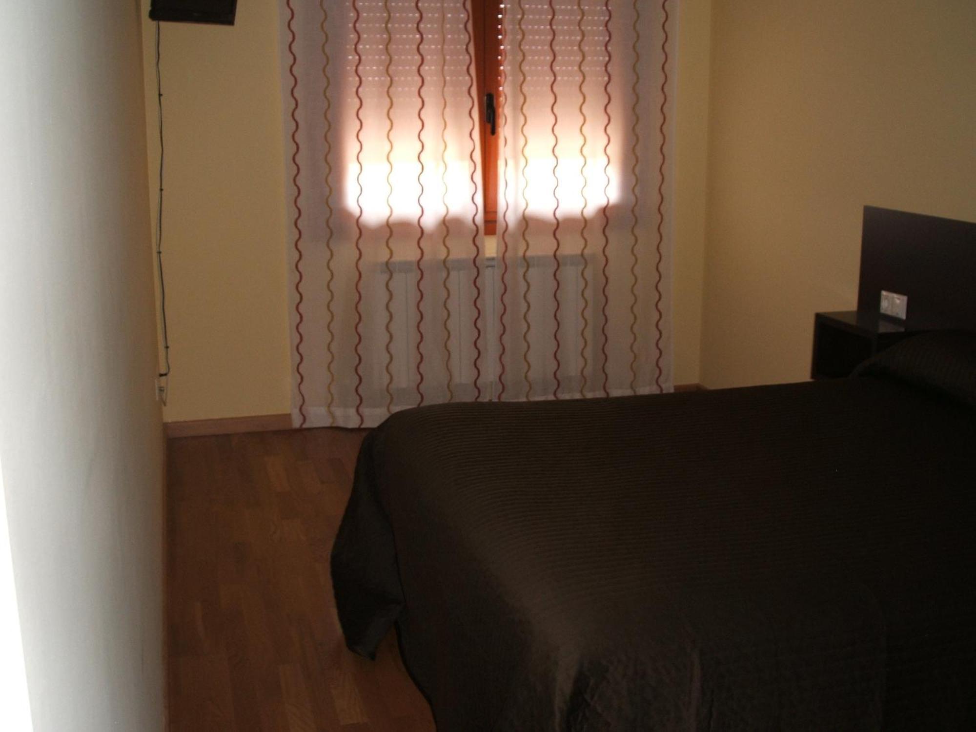 Hostal Casasnovas Silleda Bagian luar foto