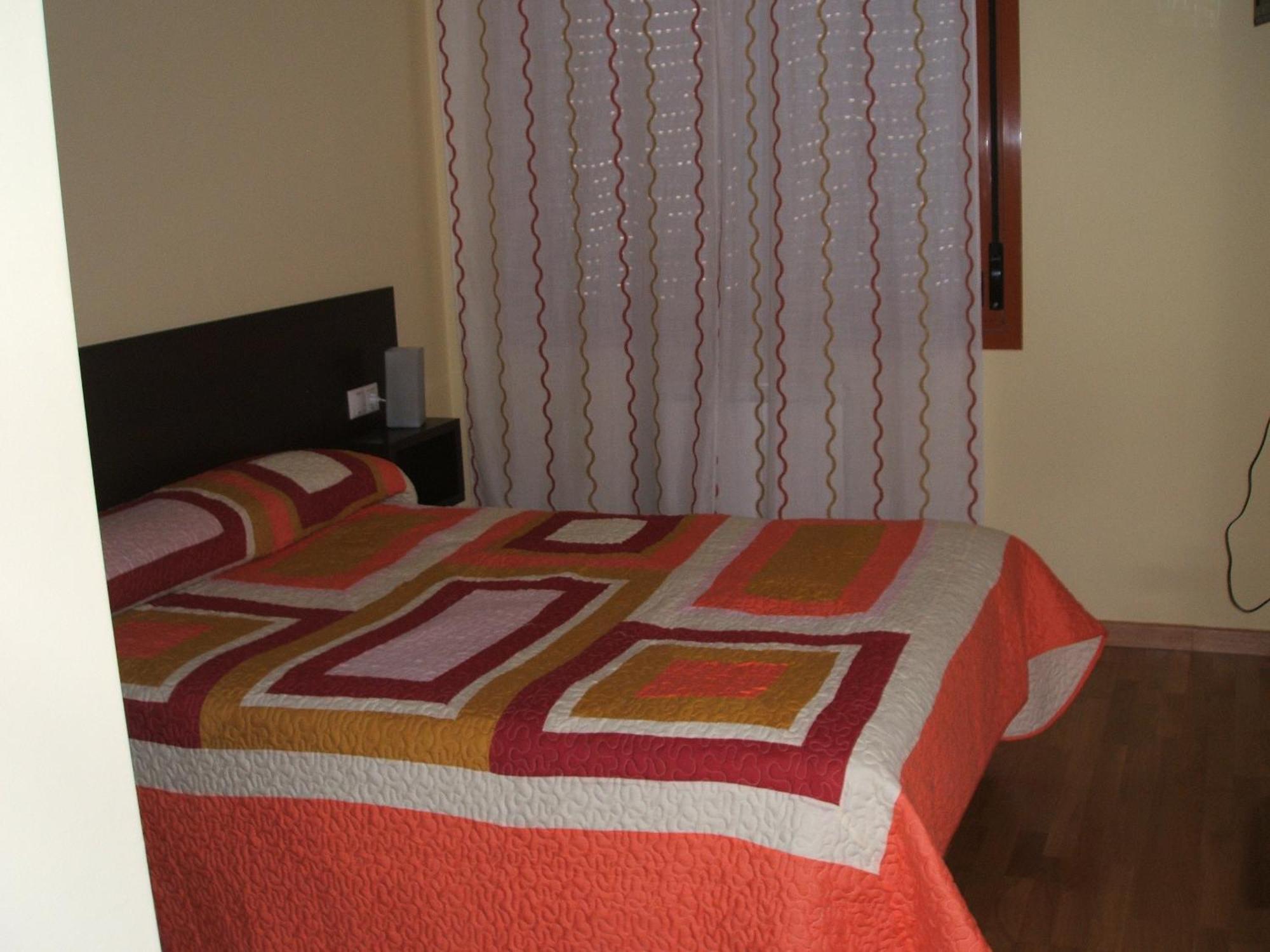 Hostal Casasnovas Silleda Bagian luar foto