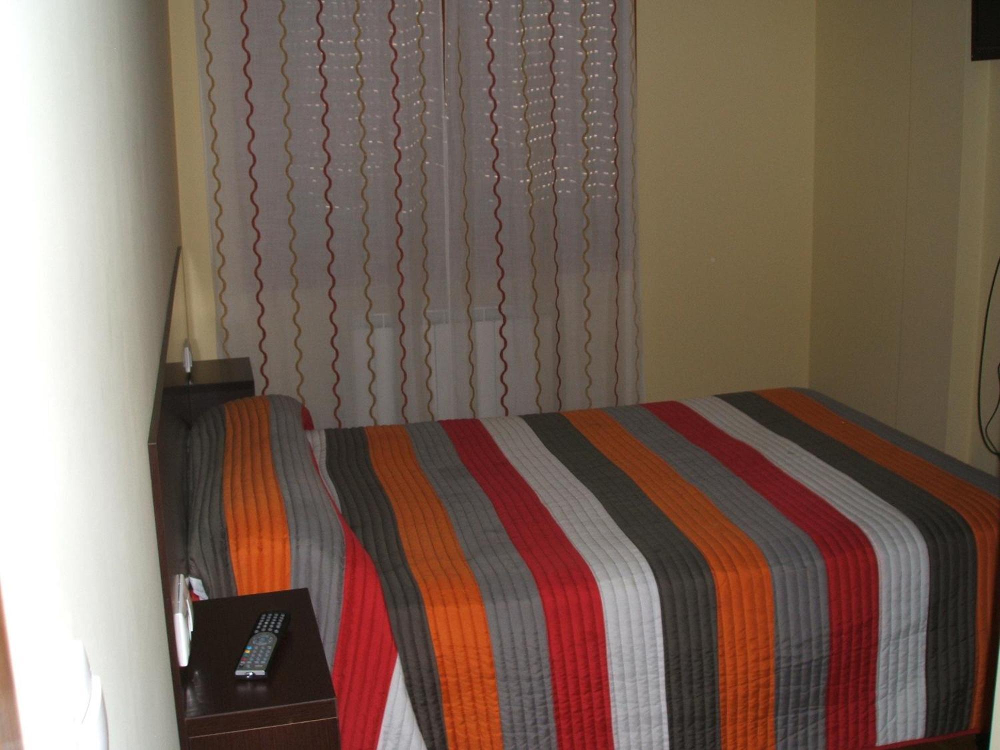 Hostal Casasnovas Silleda Bagian luar foto