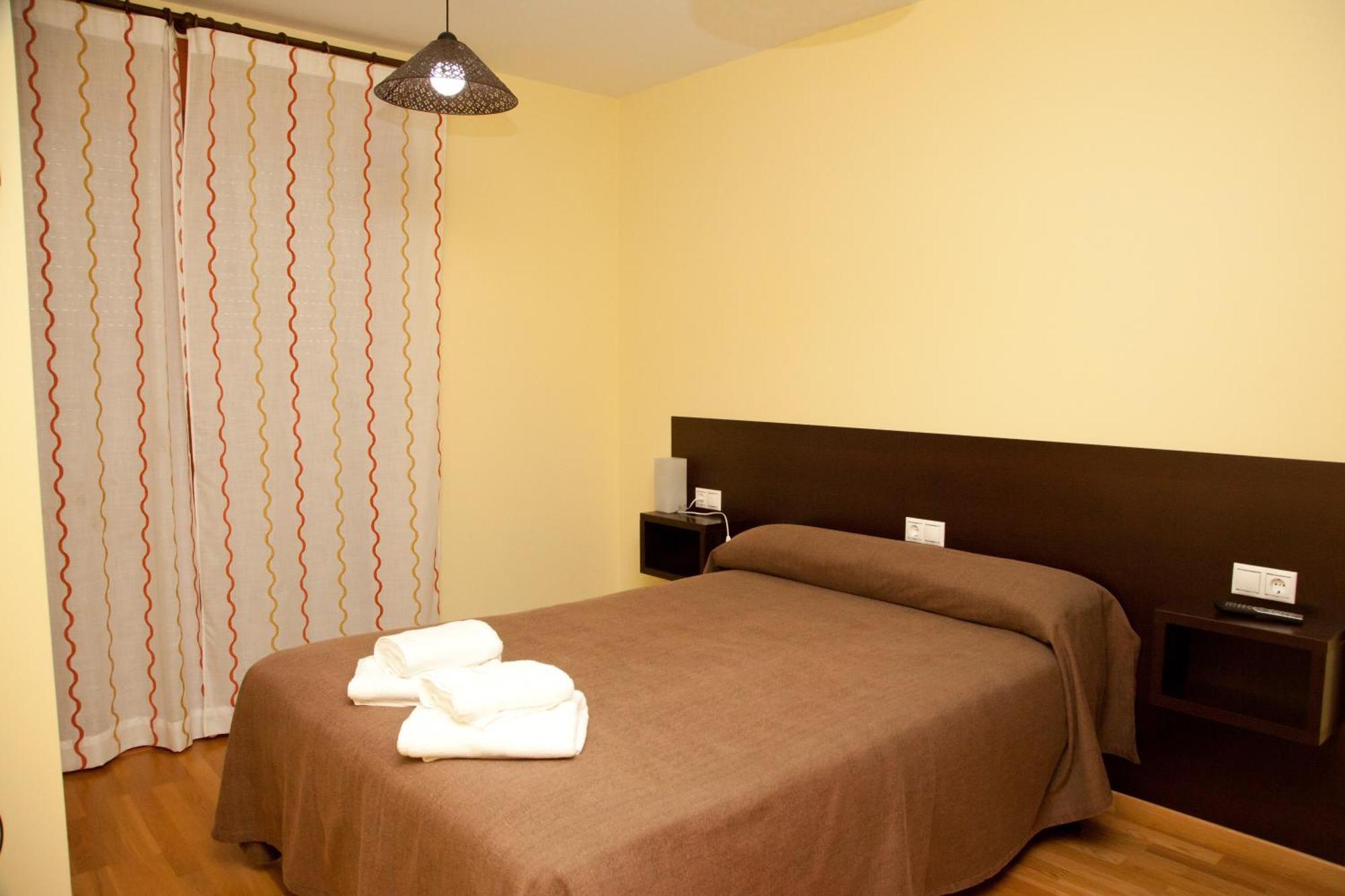 Hostal Casasnovas Silleda Bagian luar foto