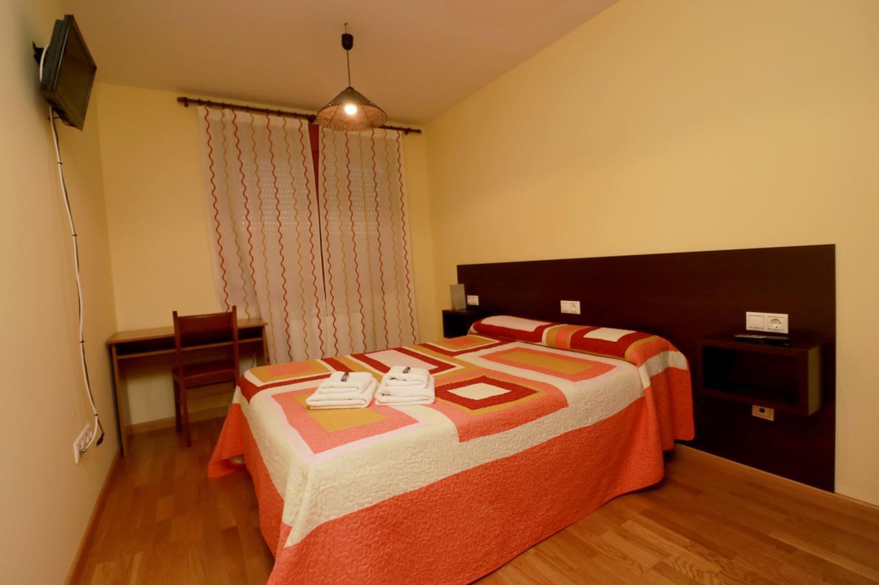 Hostal Casasnovas Silleda Bagian luar foto
